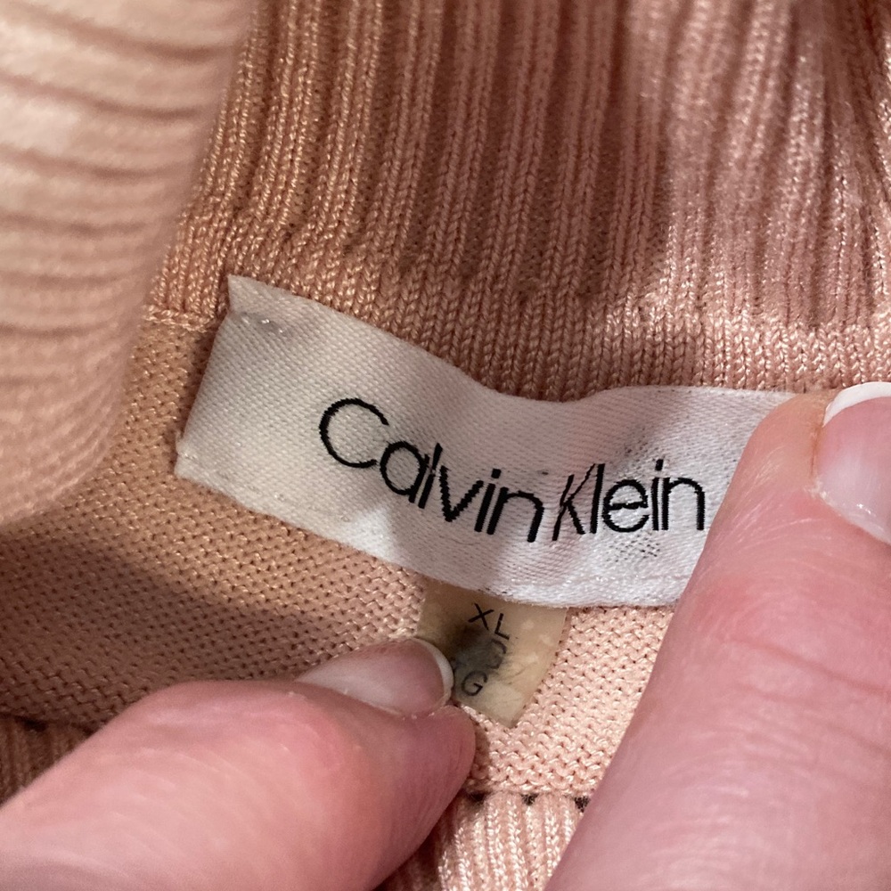 Calvin Klein Pink, White, and Gray Turtleneck Sweater. Size XL. - Picture 6 of 8